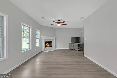 Living - 4589 Capulet Ct, Forsyth, GA 31029 photo 4 of 4