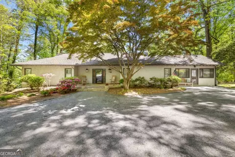3968 Oak Harbour Dr, Gainesville, GA 30506