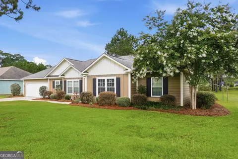 202 White Oak Dr, Leesburg, GA 31763