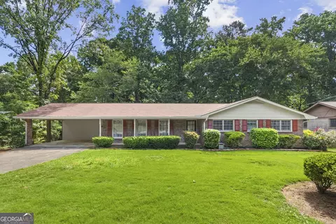 708 Rollingwood Dr, Stone Mountain, GA 30087