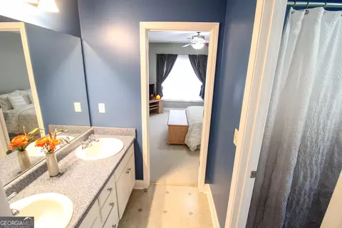 Bath - 12216 Edgewater Dr, Hampton, GA 30228 photo 2 of 3
