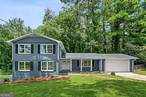 3235 Wintercreeper Dr, Lithonia, GA 30038