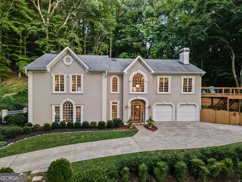 1260 Oakhaven Dr, Roswell, GA 30075