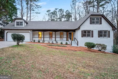 5464 Breathitt Dr SW, Lilburn, GA 30047