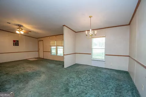 Living - 345 Robert Taylor Rd, Lagrange, GA 30240 photo 3 of 9
