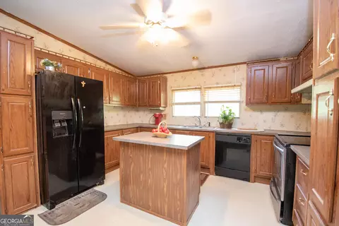 Kitchen - 345 Robert Taylor Rd, Lagrange, GA 30240 photo 1 of 4