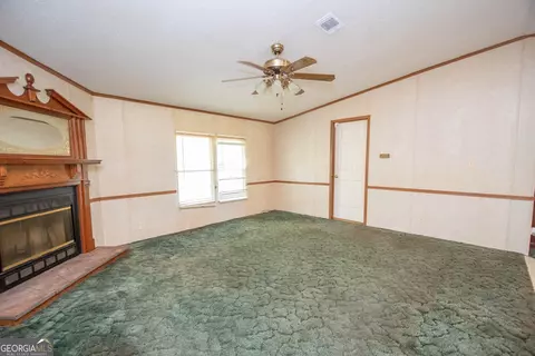Living - 345 Robert Taylor Rd, Lagrange, GA 30240 photo 6 of 9