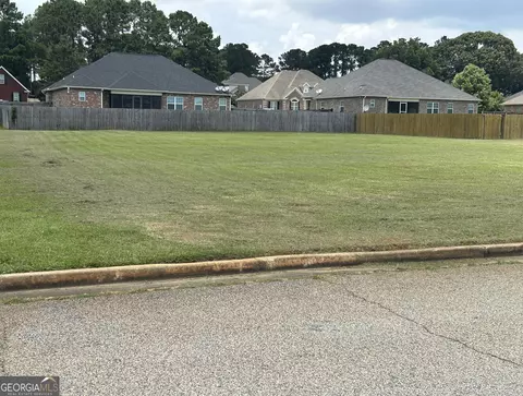 145 Addington Dr, Kathleen, GA 31047