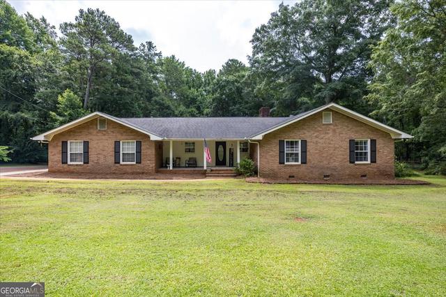 210 Newton Dr, Forsyth, GA 31029