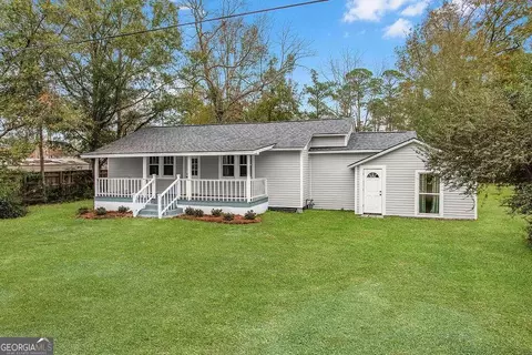 373 S Main St, Pembroke, GA 31321