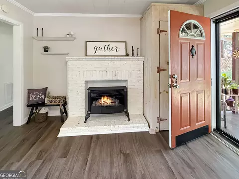 Entry Way - 115 Tyus St, Barnesville, GA 30204 photo 1 of 2