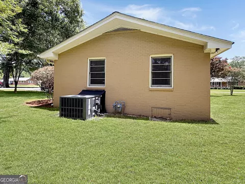 Exterior - 115 Tyus St, Barnesville, GA 30204 photo 4 of 4