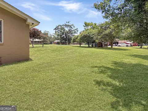 Exterior - 115 Tyus St, Barnesville, GA 30204 photo 3 of 4
