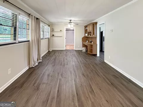 Living - 115 Tyus St, Barnesville, GA 30204 photo 2 of 4