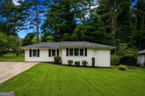 2155 Mark Trl, Decatur, GA 30032