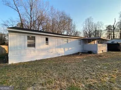 114 Skyland Dr E, Locust Grove, GA 30248