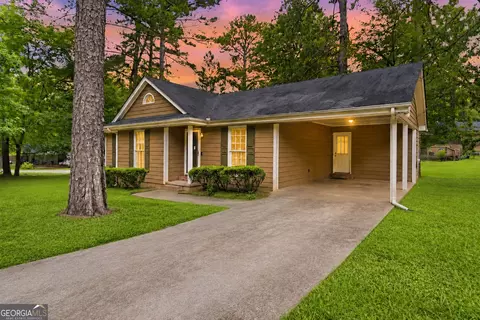 241 Rutledge Dr, Winder, GA 30680