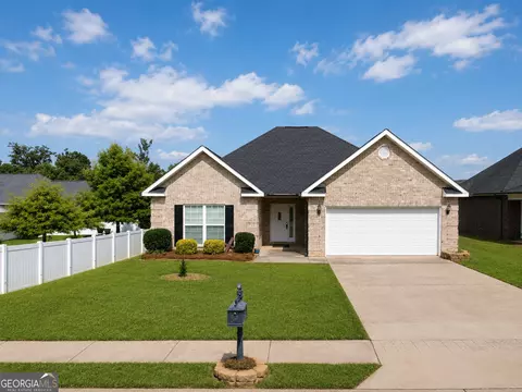 Exterior - 308 Lamplight Dr, Byron, GA 31008 photo 2 of 4