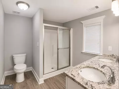 Bath - 308 Lamplight Dr, Byron, GA 31008 photo 3 of 5