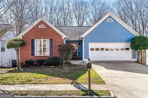 1040 Hillary Ln, Lawrenceville, GA 30043