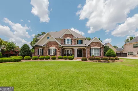 402 Avondale Cir, Warner Robins, GA 31088