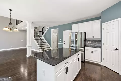 Kitchen - 1010 River Mist Dr, Suwanee, GA 30024 photo 5 of 5