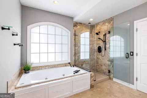 Bath - 1010 River Mist Dr, Suwanee, GA 30024 photo 4 of 9
