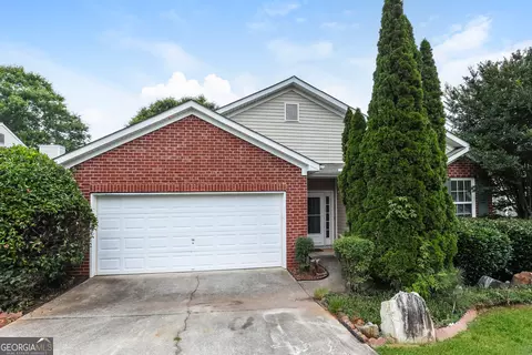 1055 Maple Leaf Dr, Mcdonough, GA 30253