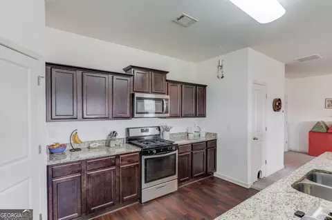 Kitchen - 331 Merigold Way, Pendergrass, GA 30567 photo 3 of 3