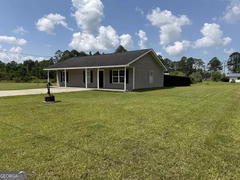 354 Peach Ln, Baxley, GA 31513