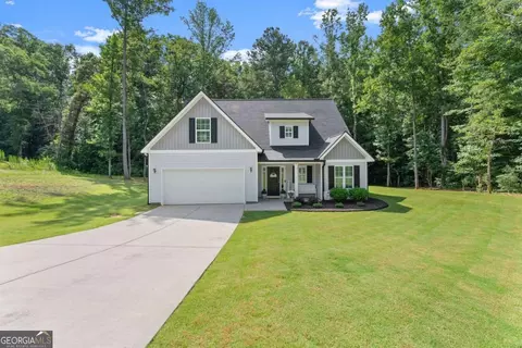 121 Mountain Creek Dr, Maysville, GA 30558