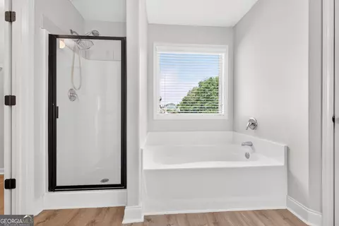 Bath - 1484 Dillard Heights Dr, Bethlehem, GA 30620 photo 2 of 3