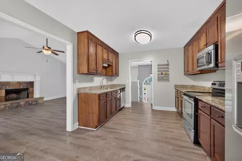 Kitchen - 1484 Dillard Heights Dr, Bethlehem, GA 30620 photo 2 of 6