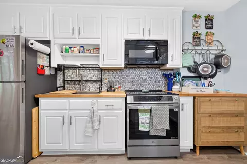 Kitchen - 1484 Dillard Heights Dr, Bethlehem, GA 30620 photo 6 of 6