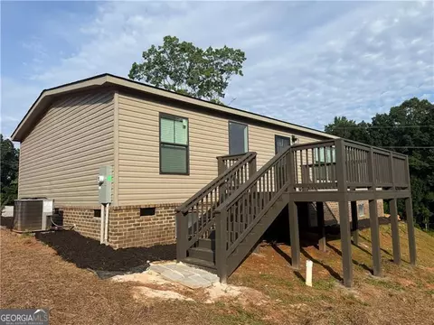 Exterior - 654 Robertson Loop Rd, Clarkesville, GA 30523 photo 2 of 3