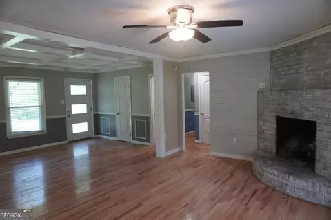 Living - 6436 Alpine Rd, Rex, GA 30273 photo 3 of 8