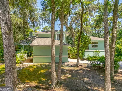 123 Plemmons Dr, Saint Simons Island, GA 31522
