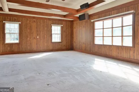 Living - 1237 Firestone Dr, Albany, GA 31707 photo 3 of 3