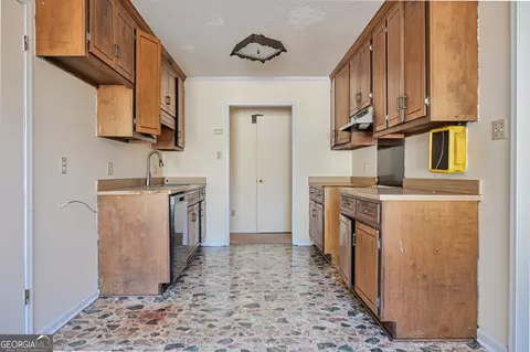 Kitchen - 1237 Firestone Dr, Albany, GA 31707 photo 1 of 3