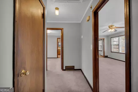 Entry Way - 93 Hickory Cir, Toccoa, GA 30577 photo 3 of 4