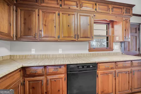 Kitchen - 93 Hickory Cir, Toccoa, GA 30577 photo 7 of 7