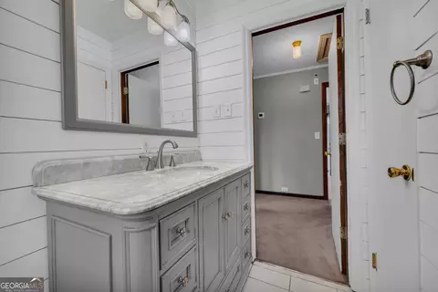 Bath - 93 Hickory Cir, Toccoa, GA 30577 photo 3 of 4