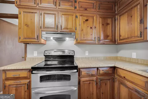 Kitchen - 93 Hickory Cir, Toccoa, GA 30577 photo 5 of 7