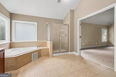 Bath - 2143 Leafmore Ct, Grayson, GA 30017 photo 2 of 6