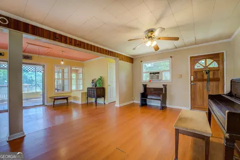Living - 114 Mabry Rd, Jackson, GA 30233 photo 3 of 5