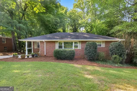 798 Pinehill Dr SE, Smyrna, GA 30080