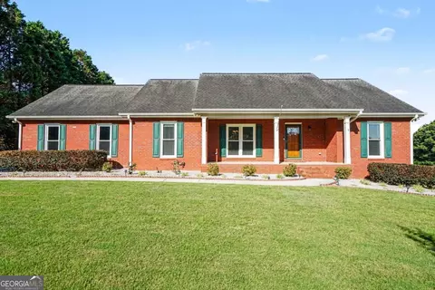 2822 Green Rd, Loganville, GA 30052