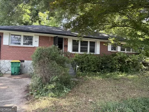 807 Springvalley Dr, Forest Park, GA 30297