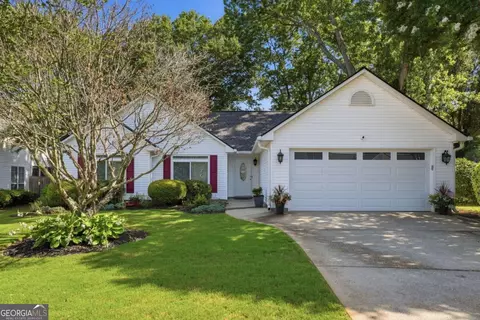584 Fernstone Trl, Lawrenceville, GA 30046