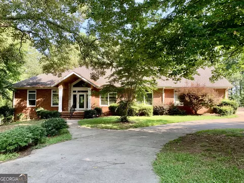 727 Kings Bench Dr, Hartwell, GA 30643